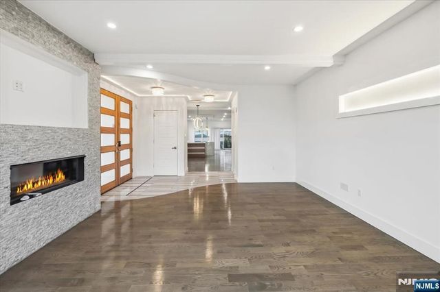 12 Orchard Street 12, Edgewater, NJ 07020