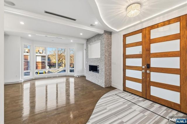 12 Orchard Street 12, Edgewater, NJ 07020