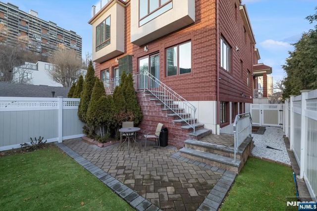 12 Orchard Street 12, Edgewater, NJ 07020