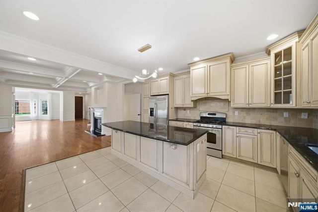 47 Sunset Lane B, Tenafly, NJ 07670