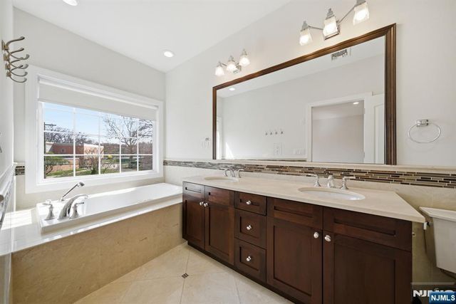 47 Sunset Lane B, Tenafly, NJ 07670