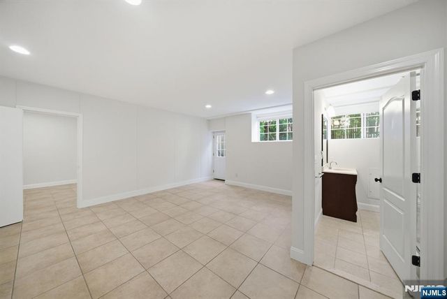 47 Sunset Lane B, Tenafly, NJ 07670