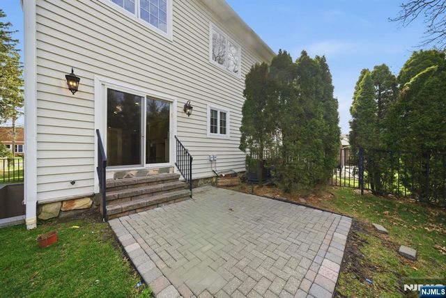 47 Sunset Lane B, Tenafly, NJ 07670