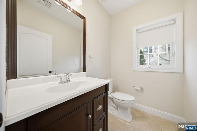 47 Sunset Lane B, Tenafly, NJ 07670