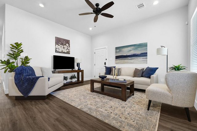 38634 Spur 149 Rd 13B, Magnolia, TX 77354