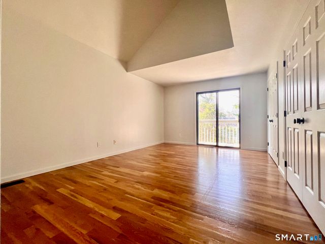 320 Strawberry Hill Avenue 16, Stamford, CT 06902