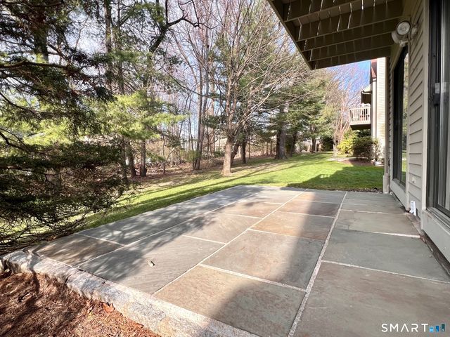 320 Strawberry Hill Avenue 16, Stamford, CT 06902