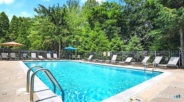 320 Strawberry Hill Avenue 16, Stamford, CT 06902