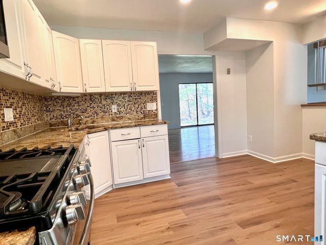 320 Strawberry Hill Avenue 16, Stamford, CT 06902