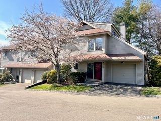 320 Strawberry Hill Avenue 16, Stamford, CT 06902