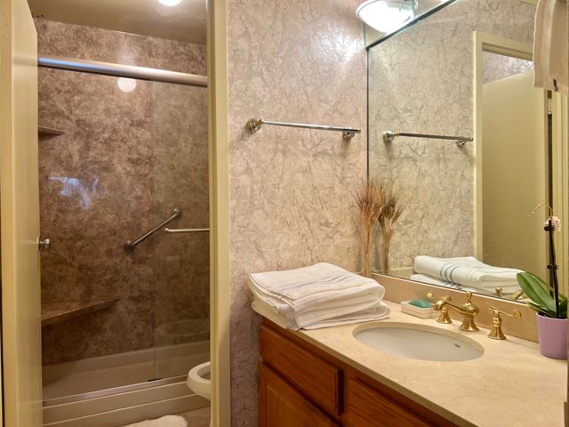 5320 N Sheridan Road 2203, Chicago, IL 60640