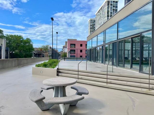 5320 N Sheridan Road 2203, Chicago, IL 60640