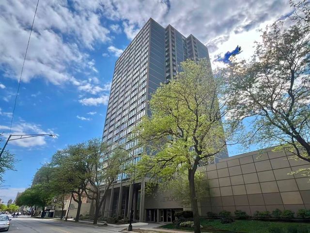 5320 N Sheridan Road 2203, Chicago, IL 60640
