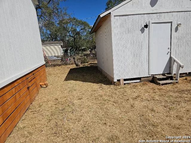 1102 MAGNOLIA ST, Jourdanton, TX 78026