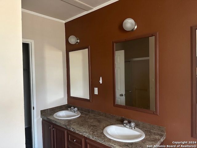 1102 MAGNOLIA ST, Jourdanton, TX 78026