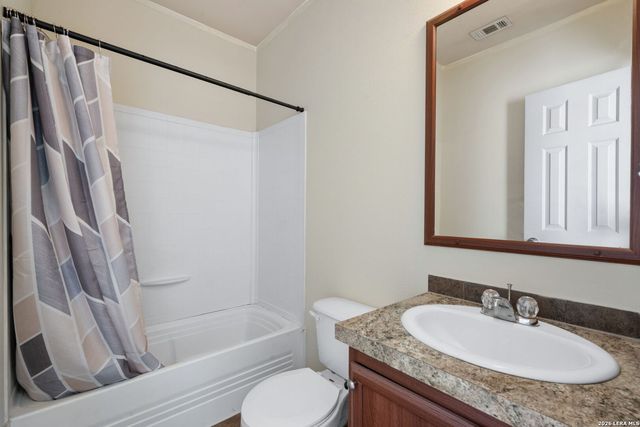 1102 MAGNOLIA ST, Jourdanton, TX 78026