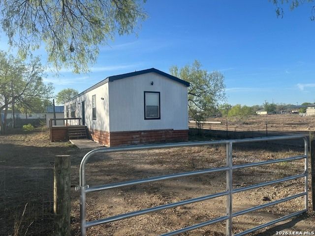 1102 MAGNOLIA ST, Jourdanton, TX 78026