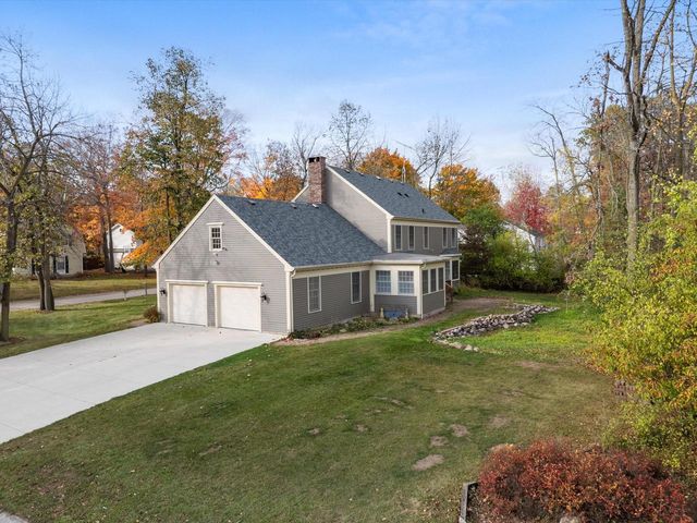 1127 Tanglewood ROAD, Manitowoc, WI 54220