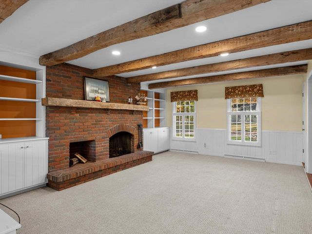 1127 Tanglewood ROAD, Manitowoc, WI 54220