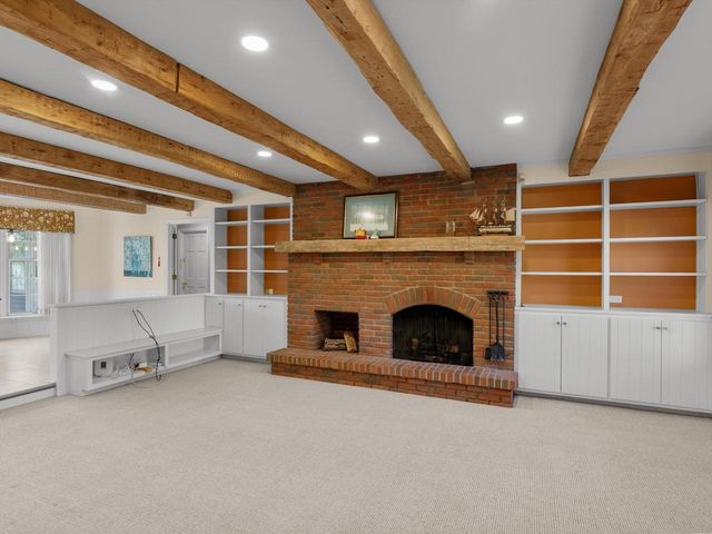 1127 Tanglewood ROAD, Manitowoc, WI 54220