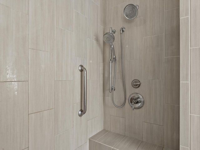 1127 Tanglewood ROAD, Manitowoc, WI 54220