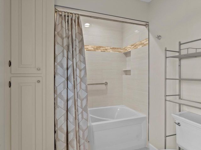 1127 Tanglewood ROAD, Manitowoc, WI 54220