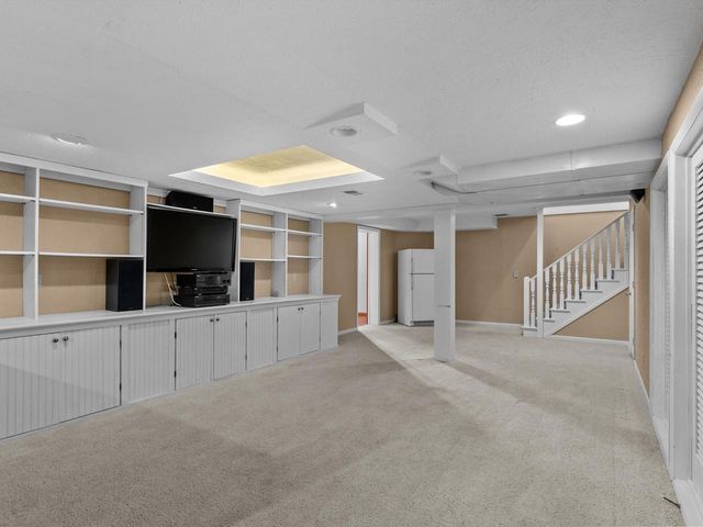 1127 Tanglewood ROAD, Manitowoc, WI 54220