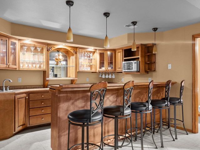 1127 Tanglewood ROAD, Manitowoc, WI 54220