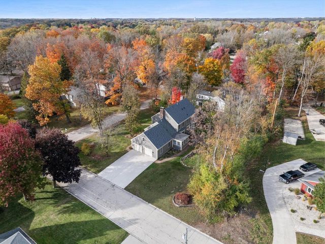 1127 Tanglewood ROAD, Manitowoc, WI 54220