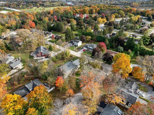 1127 Tanglewood ROAD, Manitowoc, WI 54220