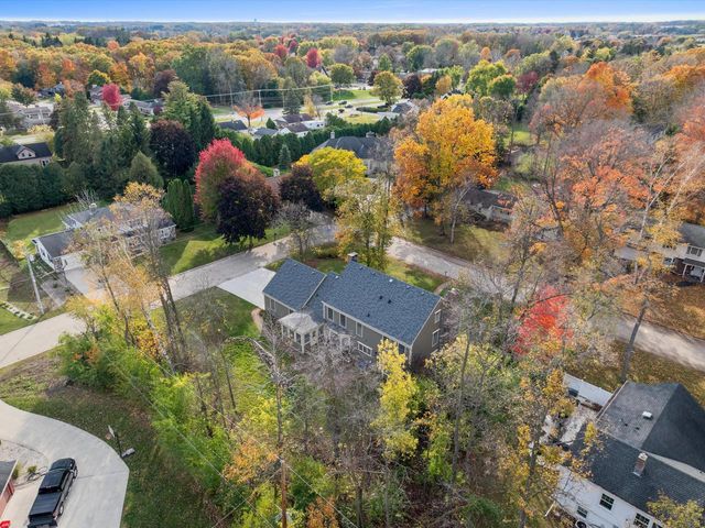 1127 Tanglewood ROAD, Manitowoc, WI 54220