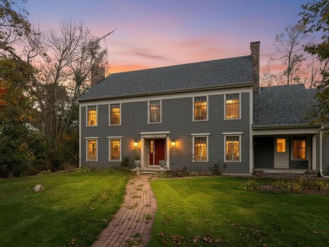 1127 Tanglewood ROAD, Manitowoc, WI 54220