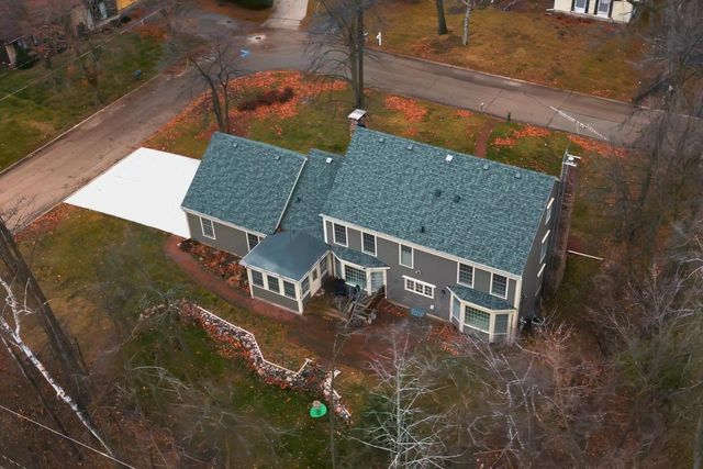 1127 Tanglewood ROAD, Manitowoc, WI 54220