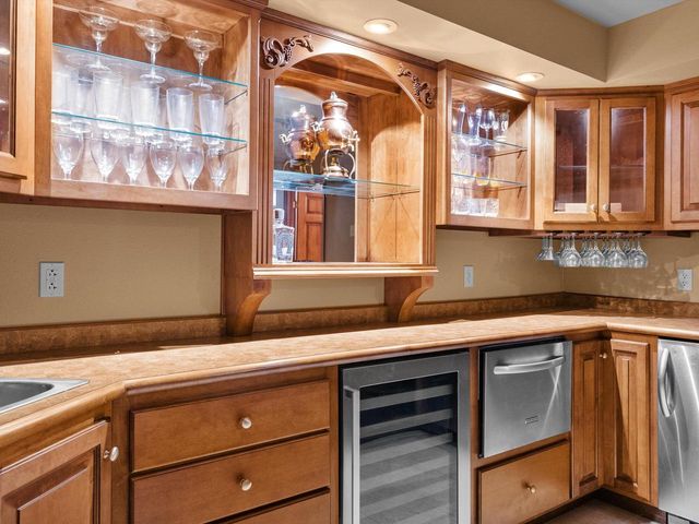 1127 Tanglewood ROAD, Manitowoc, WI 54220