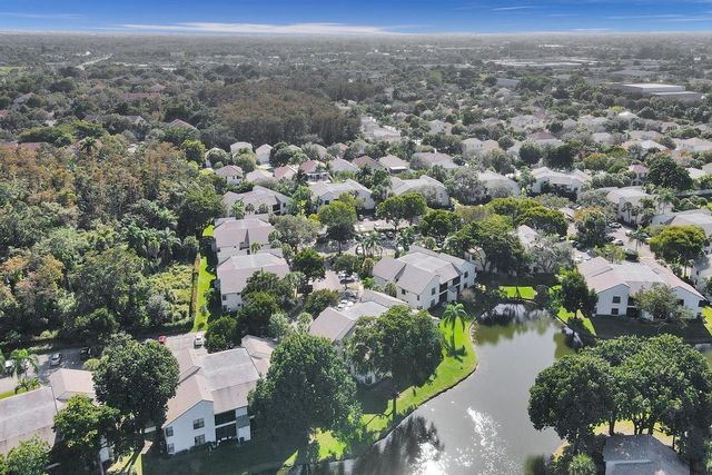 4722 NW 22nd Street 4272, Coconut Creek, FL 33063