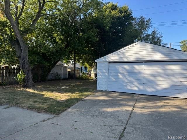 1211 Amelia Avenue, Royal Oak, MI 48073