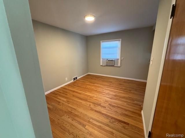 1211 Amelia Avenue, Royal Oak, MI 48073