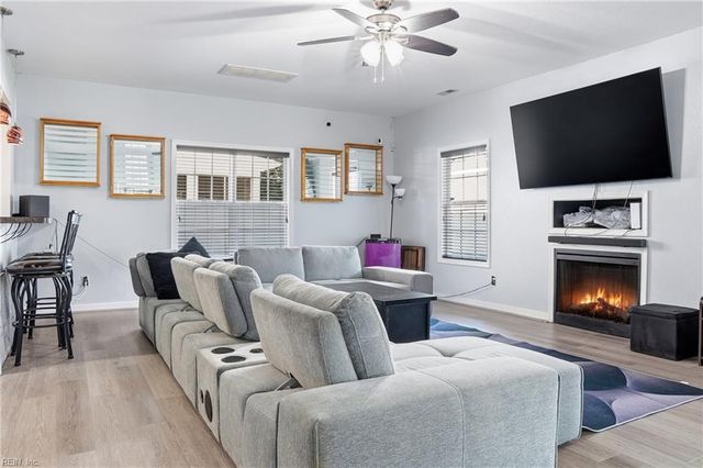 1316 Hawthorne DR, Chesapeake, VA 23325