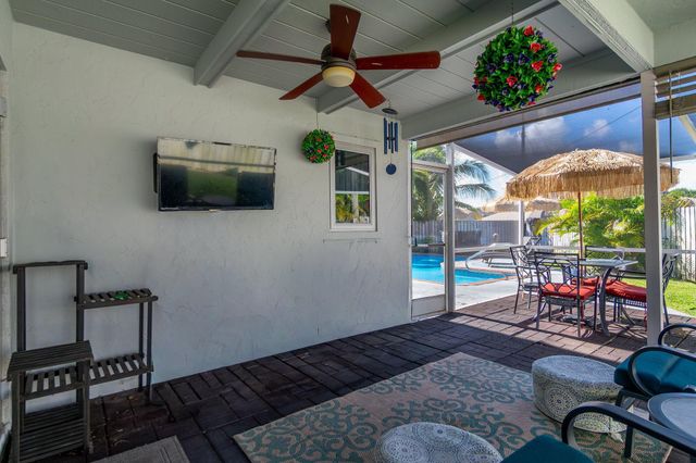 1325 Palermo Way, Lantana, FL 33462