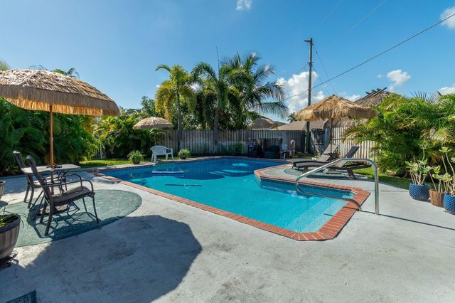 1325 Palermo Way, Lantana, FL 33462