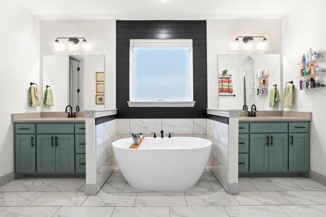 341 Hero Court, Waxahachie, TX 75167