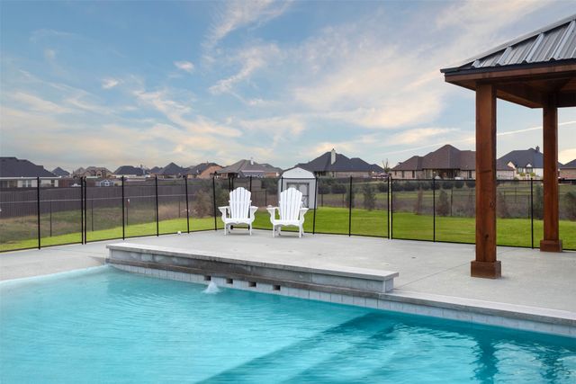 341 Hero Court, Waxahachie, TX 75167