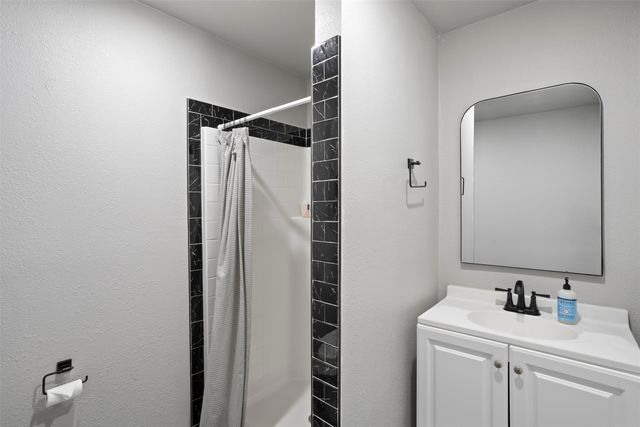 341 Hero Court, Waxahachie, TX 75167