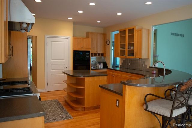 1715 Hamilton Drive, Bloomfield Hills, MI 48302