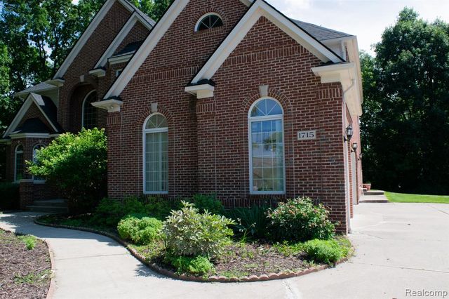 1715 Hamilton Drive, Bloomfield Hills, MI 48302