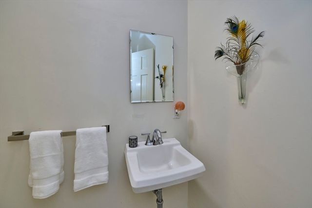 118 Trowbridge St 6, Cambridge, MA 02138