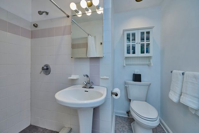 118 Trowbridge St 6, Cambridge, MA 02138