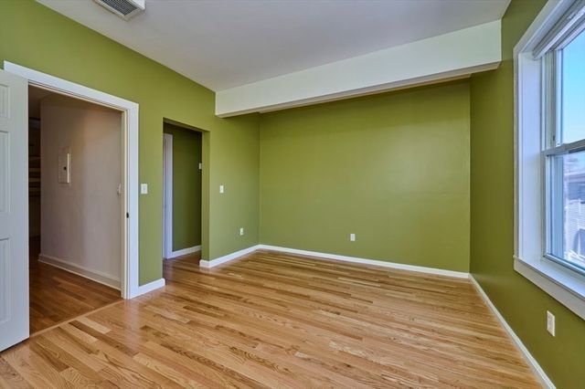 118 Trowbridge St 6, Cambridge, MA 02138