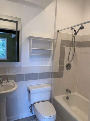 118 Trowbridge St 6, Cambridge, MA 02138