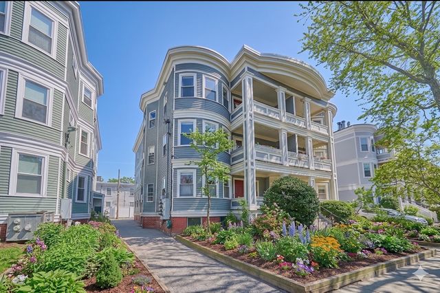 118 Trowbridge St 6, Cambridge, MA 02138